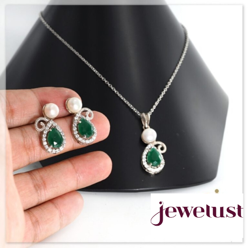 Pearl with Emerald Classic Silver Set